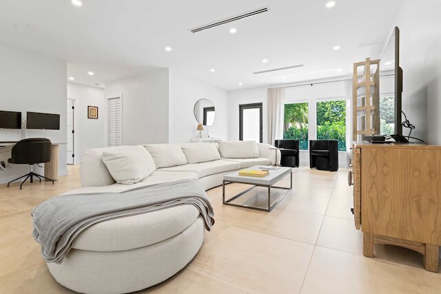 カサ シエスタ モダン バイ デザイン ディストリクト ホットタブ