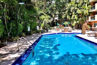 グローブ コーブ - プール パーキング セントラル ココナッツ グローブ