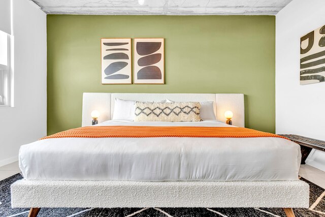 マイアミ バイス シック プール アンド ステップス トゥ ミッドタウン ショップス