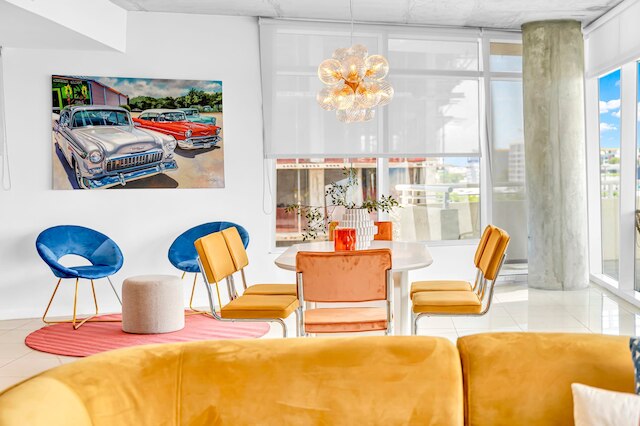 マイアミ バイス シック プール アンド ステップス トゥ ミッドタウン ショップス