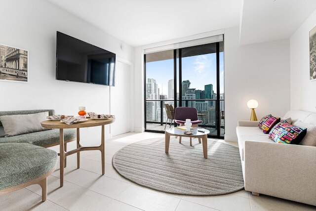 ラムランナー ダウンタウン プール ジム フル サービス タワー