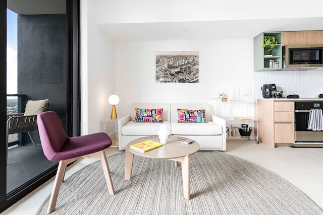 ラムランナー ダウンタウン プール ジム フル サービス タワー