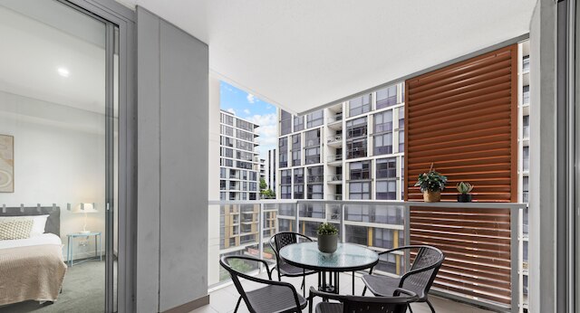 Kozyguru | マスコット | 2ベッド クローズ トゥ トレイン