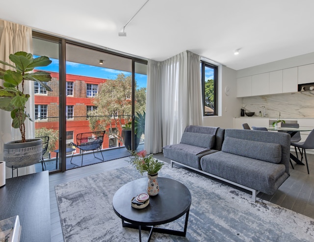 Kozyguru | サリー ヒルズ | フレッシュリー コージー アパート