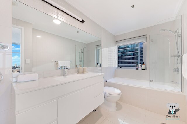 Kozyguru | シドニー CBD | アメージング シティ ビュー 3 ベッド アパート