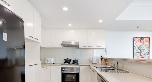 Kozyguru | シドニー CBD | アメージング シティ ビュー 3 ベッド アパート