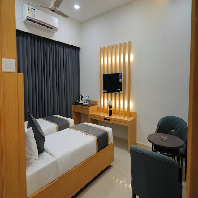 エンバシー パーク ニア US 領事館