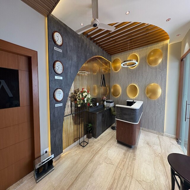 エンバシー パーク ニア US 領事館