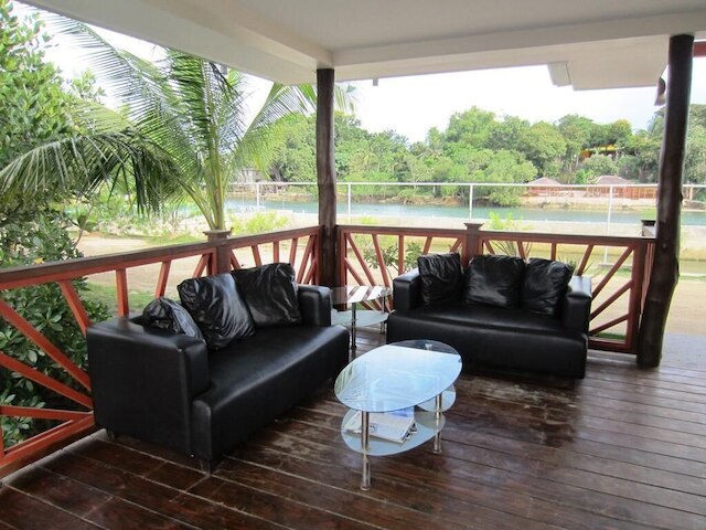 パパキッツ マリーナ アンド フィッシング ラグーン パワード バイ ココテル