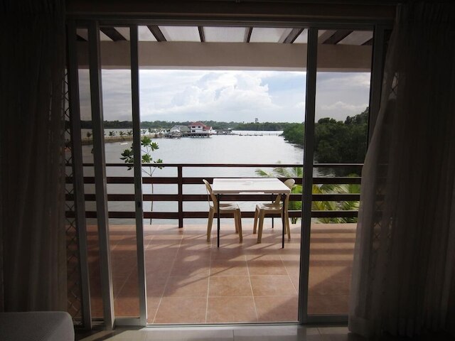 パパキッツ マリーナ アンド フィッシング ラグーン パワード バイ ココテル