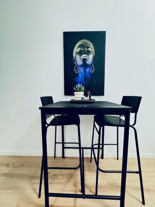 スタイリッシュ 4 ベッドルーム アパートメント ニア ウエストバーンホフ