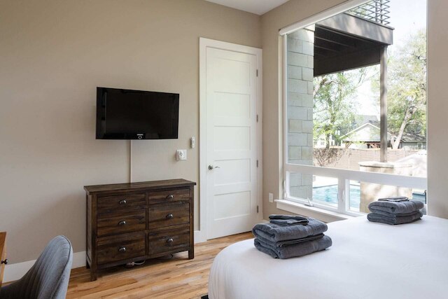 ニューリー ビルト プールサイド ホーム ウィズ バルコニー BBQ