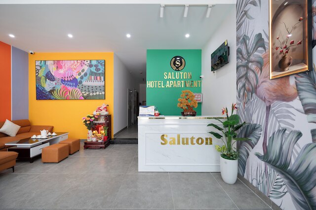 サルートン ハウス