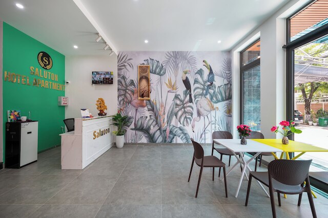 サルートン ハウス