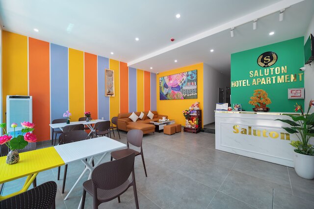 サルートン ハウス