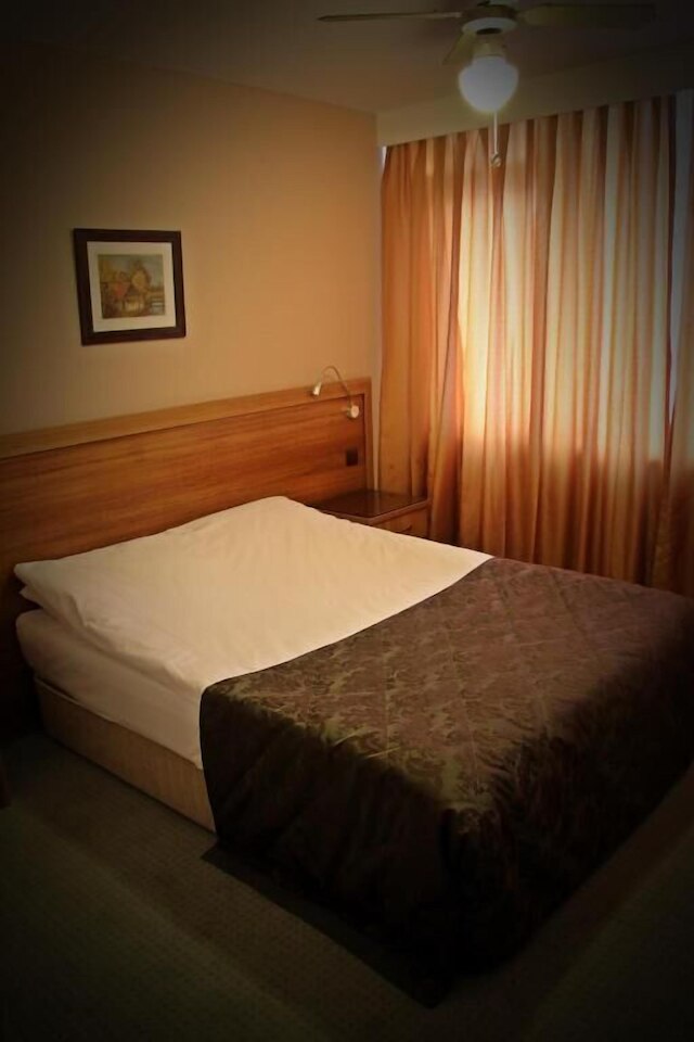 ファースト アパート ホテル