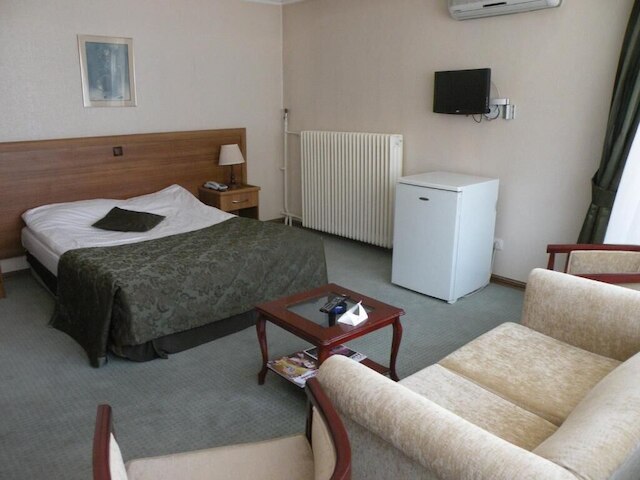 ファースト アパート ホテル