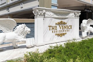 ラグジュアリー スイート ウィズ 180 スタニング シティ ビューズ