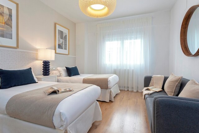 エクスクルーシブ アパートメント 3ルームズ イン グラナダ. マルティネス カンポス II