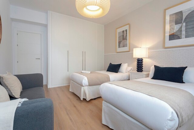 エクスクルーシブ アパートメント 3ルームズ イン グラナダ. マルティネス カンポス II