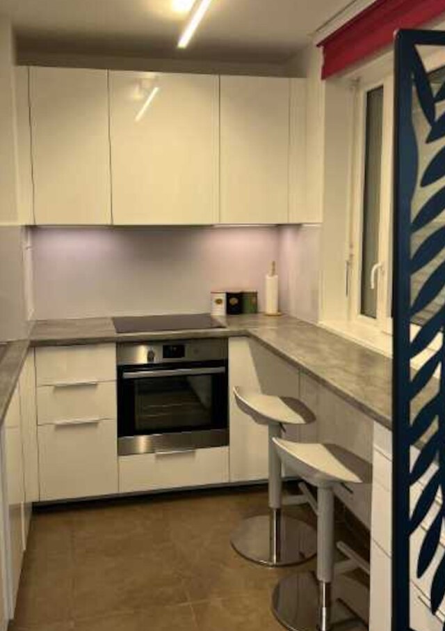 フラット ウィズ バルコニー 4P/1BDR ニア ラ デファンス