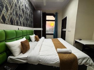 ホテル アカシュ コンチネンタル