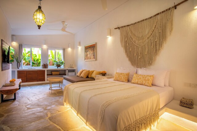 ピンクプライベート サヌール - フォー クール アダルツ オンリー