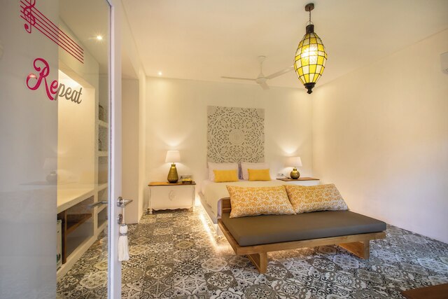 ピンクプライベート サヌール - フォー クール アダルツ オンリー