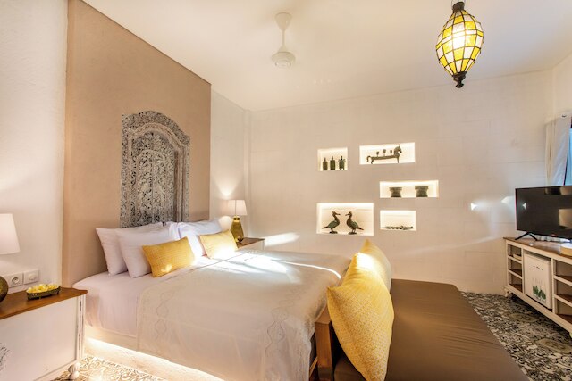 ピンクプライベート サヌール - フォー クール アダルツ オンリー