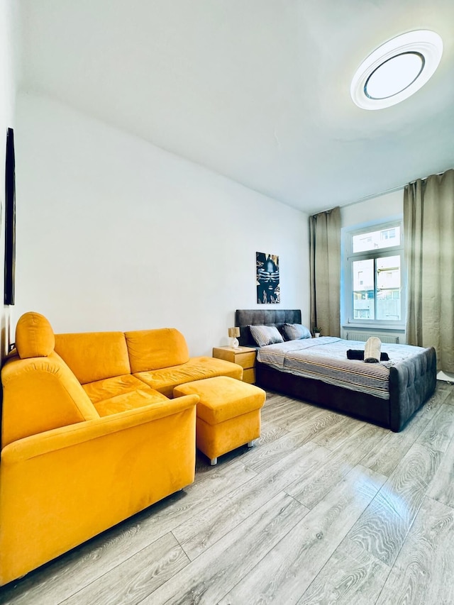 ブライト 3ベッドルーム アパートメント ステップス フロム FAC プラッツ