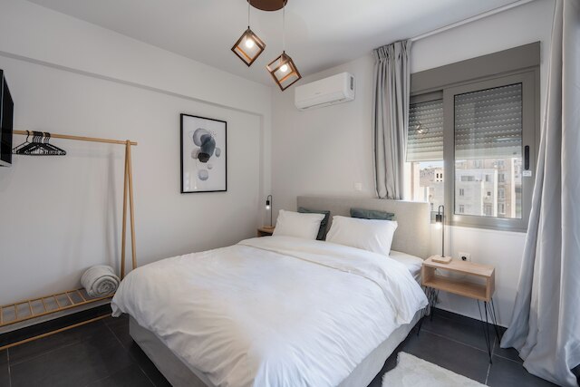 アーバン シティ ペントハウス ウィズ ラージ テラス