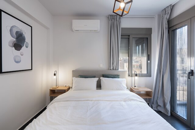 アーバン シティ ペントハウス ウィズ ラージ テラス