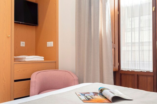 ユニーク アパートメント ウィズ バルコニー コルドバ テンプロ ロマノ