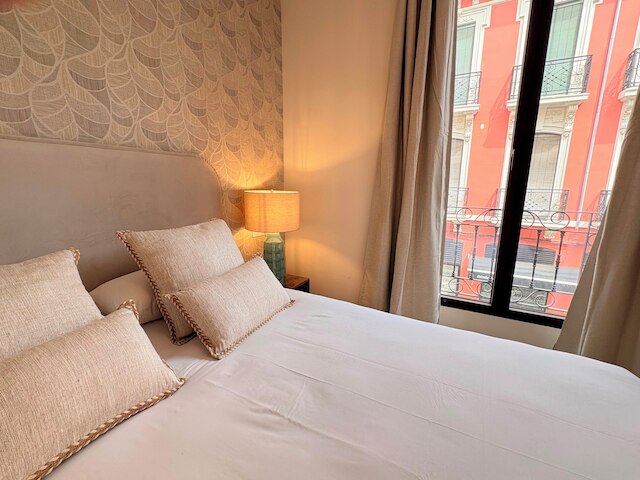 ソフィスティケイテッド ハウス ウィズ テラス. プラザ デル レアレホ