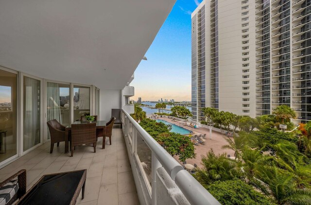 マジェスティック オーバールッキング ザ ベイ