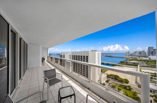 サン スタイル スペース 3ベッドルーム グランド