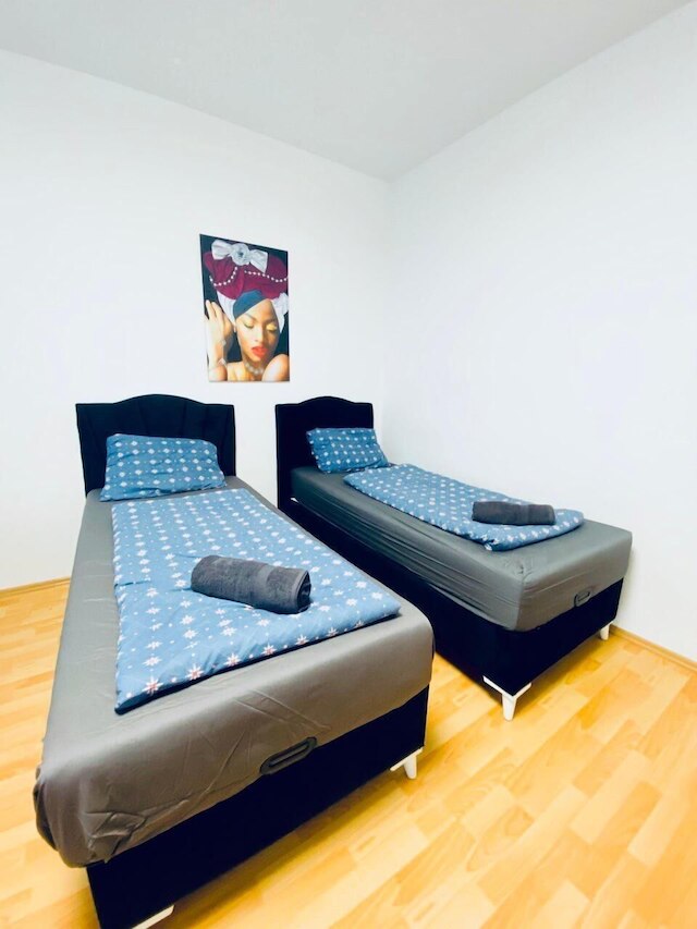 コージー 3ベッドルーム アパート 10ミン トゥ ヴェーリンガーパーク