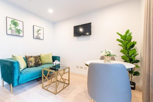 スカイ スターズ アパートメンツ