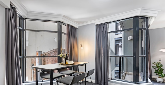 コージーグル | ハイマーケット | 1 ベッドルーム アパートメント オン ジョージ ストリート