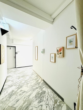 スペーシャス 7ベッドルーム アパートメント プライム ロケーション