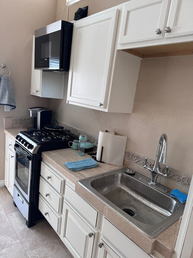 スタジオ イン クワイエット ゲーテッド SFR コミュニティ