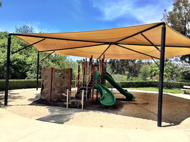 スタジオ イン クワイエット ゲーテッド SFR コミュニティ