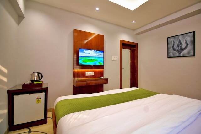 エヴァラ バイ メラキ イン