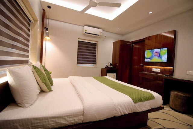 エヴァラ バイ メラキ イン