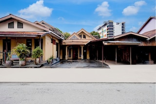 ホテル O バリクパパン ニア タマン ベルアン マドゥ フォーマリー パーム カフェ イン