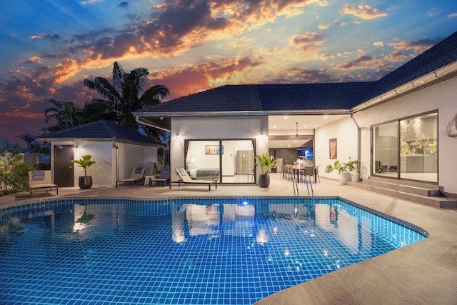 ヴィラ ワリー ミニッツ トゥ シティ アンド ビーチ