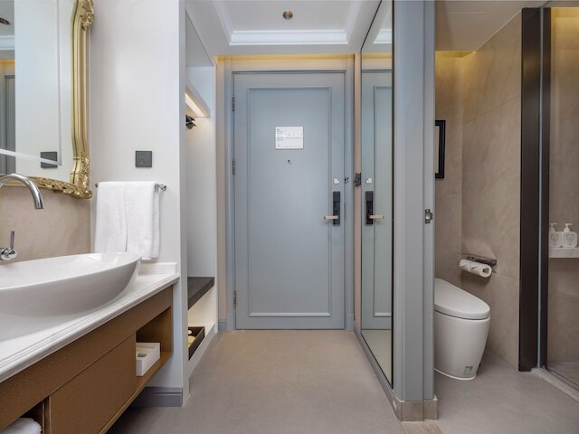 Jinsong Shuangjing Subway Station