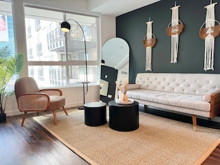 モダン ミッドハリウッド アパート サンセット ビュー フリー パーキング