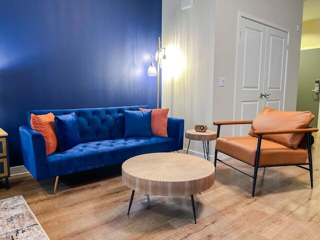 ミッドセンチュリー ウィズ プール ジム パーキング 10 分 トゥ シダーズ