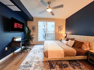 ミッドセンチュリー ウィズ プール ジム パーキング 10 分 トゥ シダーズ